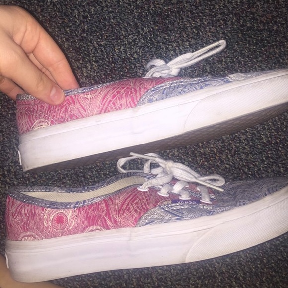 Vans - Picture 2 of 5